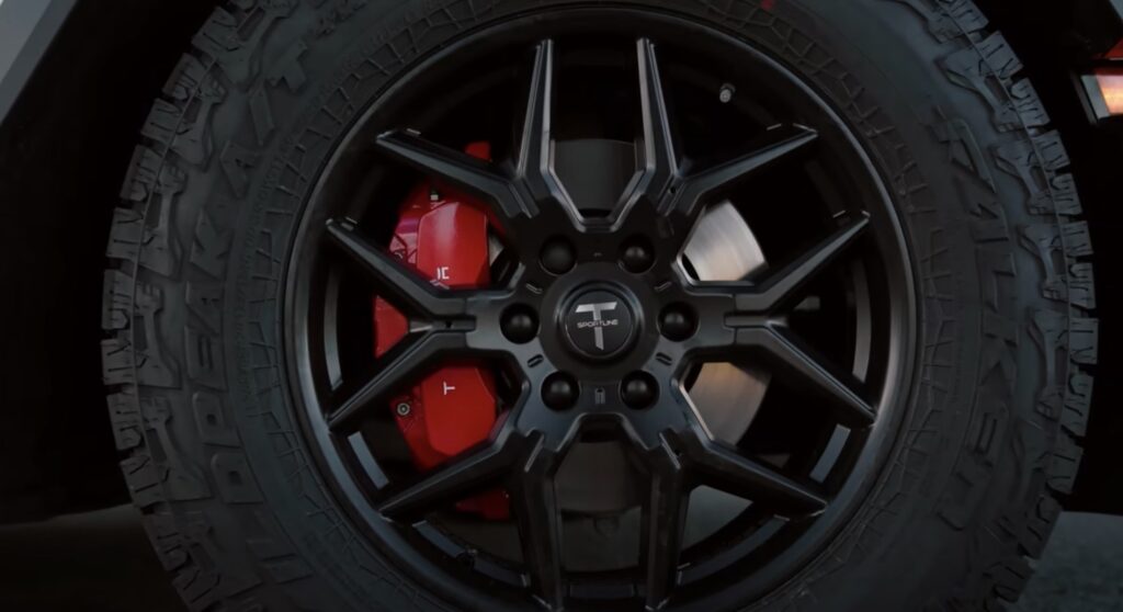 T-sportline wheel featuring bold red brake details for tesla cars