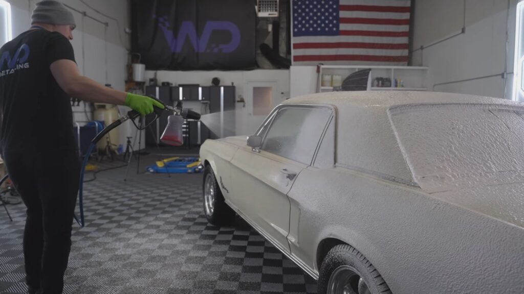 A 1968 Mustang, Idle for 18 Years, Becomes an Unforeseen Gift for a 21-Year-Old