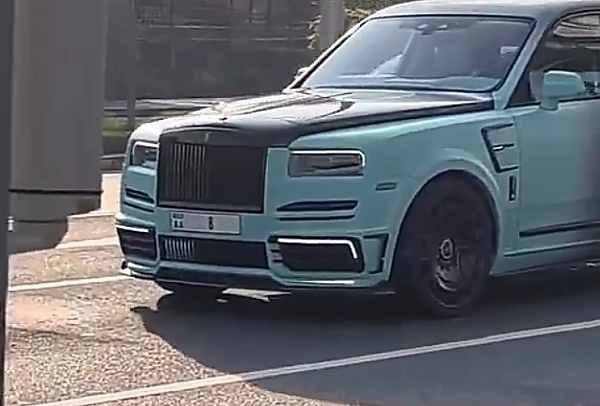 Masonry Rolls_Royce_Cullinan_aa8 number_plate in dubai worth .5 million.