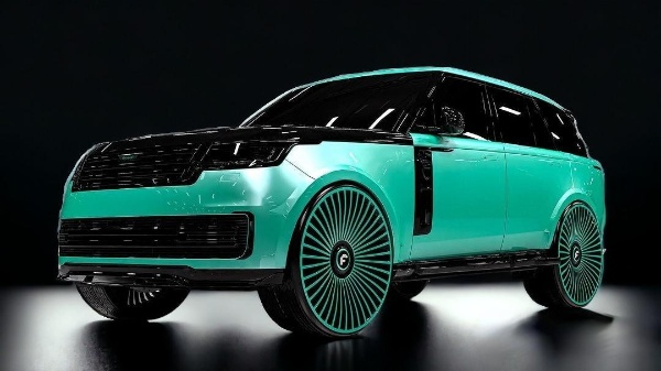 The Most Outrageous Range Rover of All Time: A Crisp CGI Creation with Massive Wheels